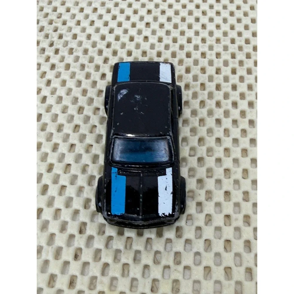 Hot Wheels BMW 2002 Black Blue White Racing Stripes‎ 1:64 Diecast Car 2011 J14